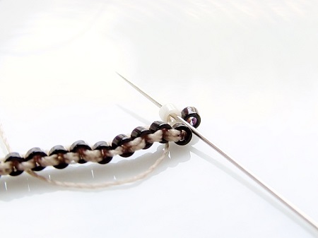 Kawai Kitten - round 2, attach a set of beads